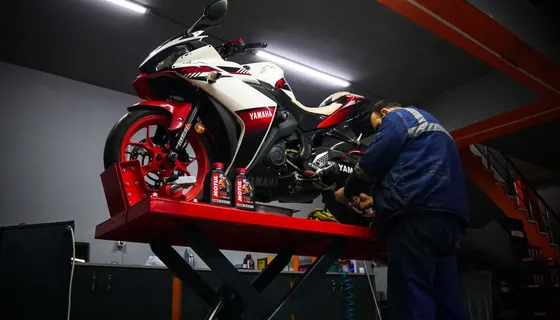 Réviser sa moto soi-même : les bons réflexes